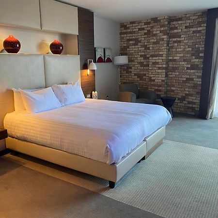 Absolute Hotel Limerick Bagian luar foto