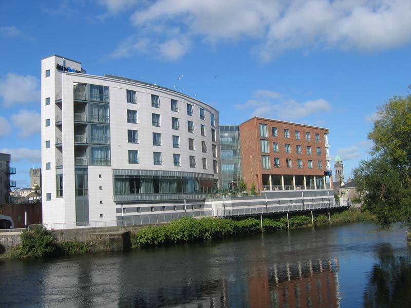 Absolute Hotel Limerick Bagian luar foto