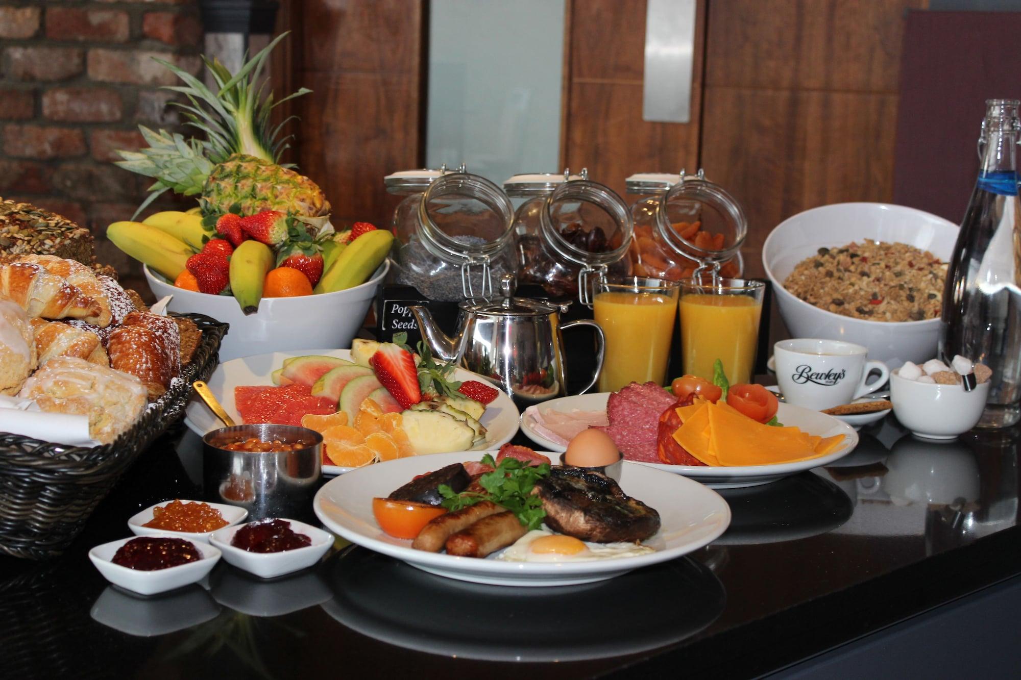 Absolute Hotel Limerick Bagian luar foto
