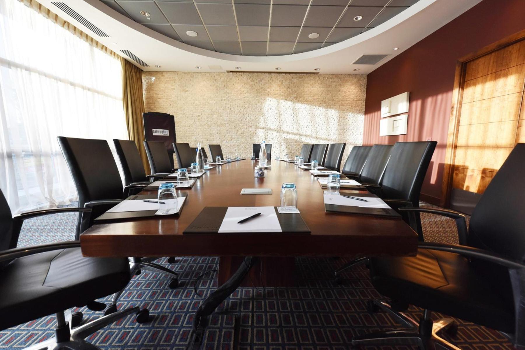 Absolute Hotel Limerick Bagian luar foto