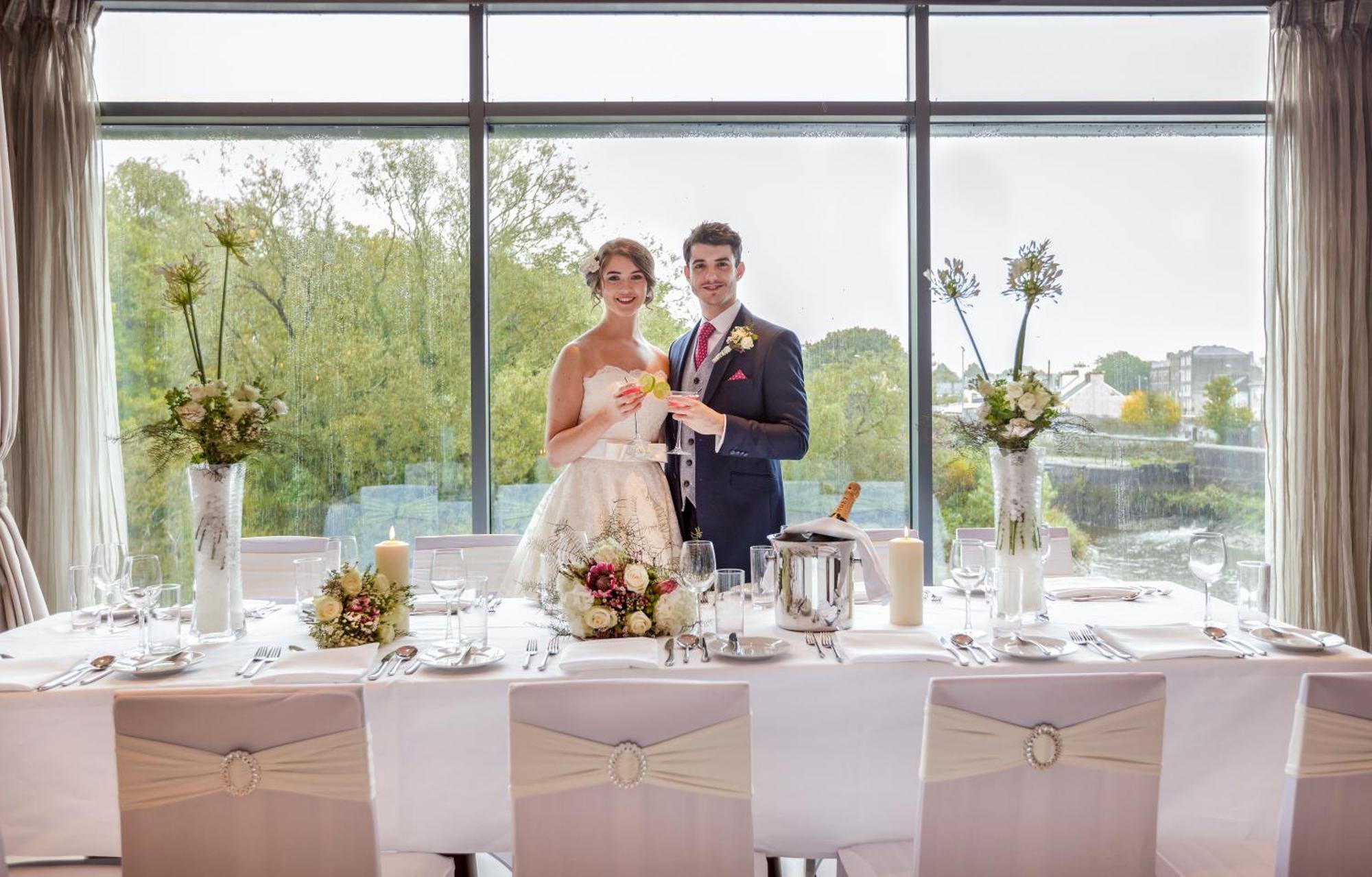 Absolute Hotel Limerick Bagian luar foto