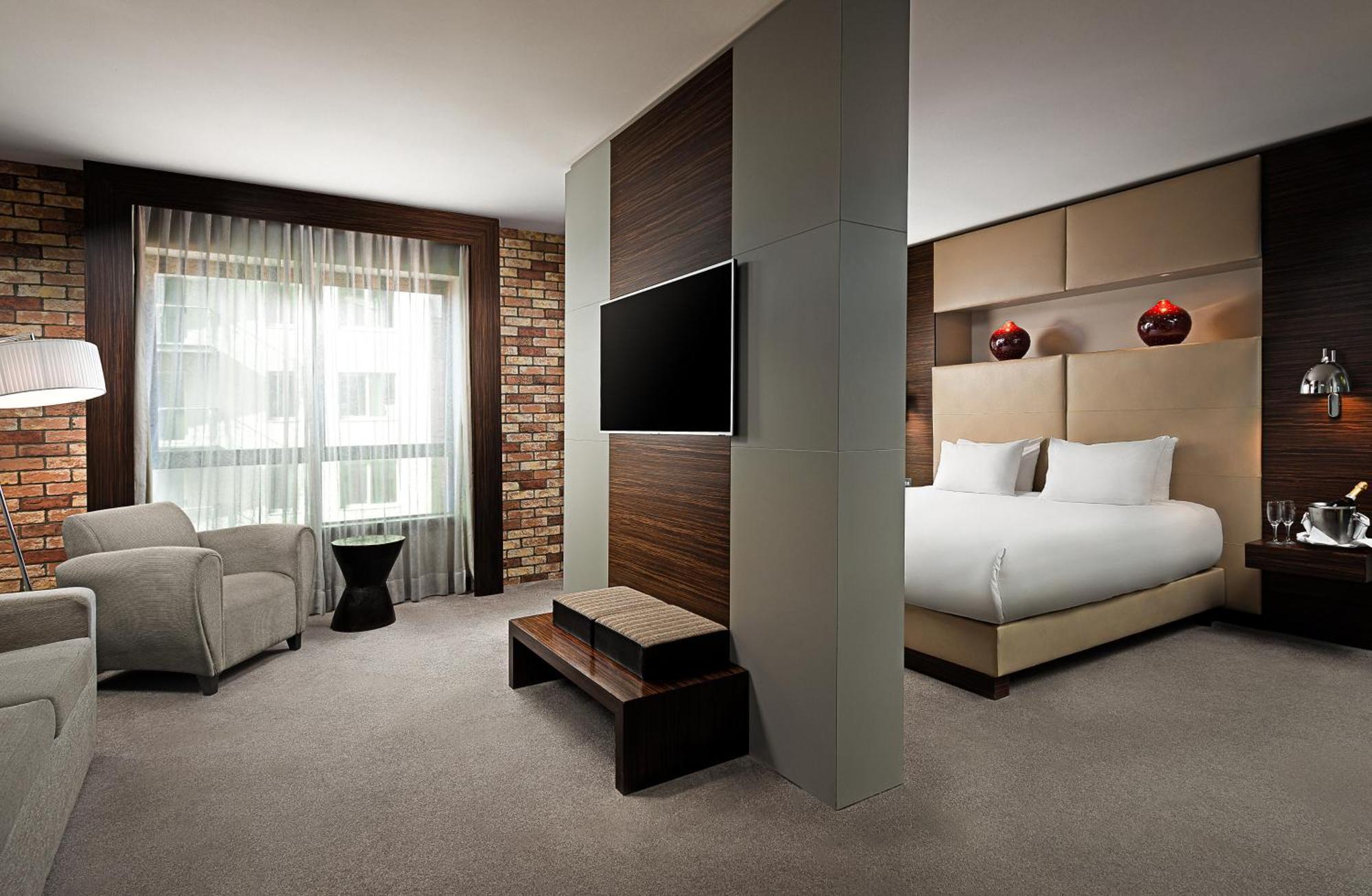 Absolute Hotel Limerick Bagian luar foto