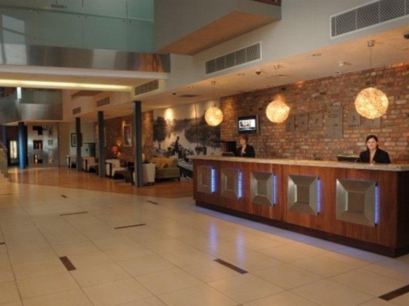 Absolute Hotel Limerick Bagian luar foto