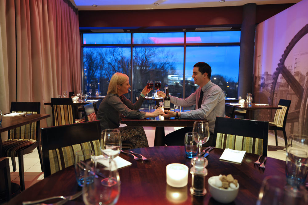 Absolute Hotel Limerick Bagian luar foto