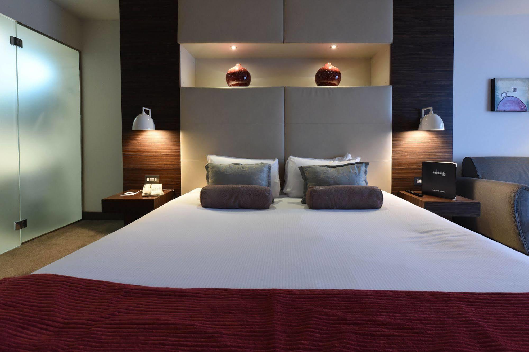 Absolute Hotel Limerick Bagian luar foto