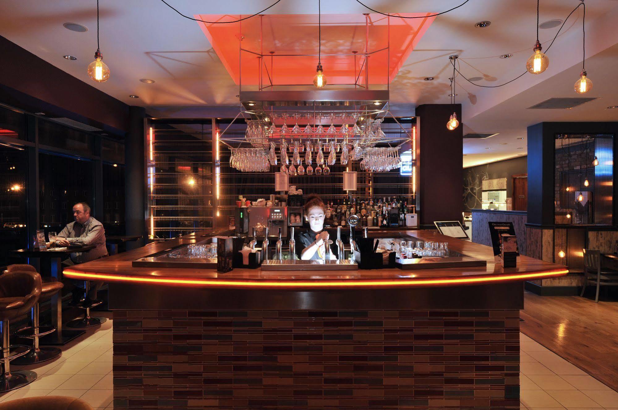 Absolute Hotel Limerick Bagian luar foto