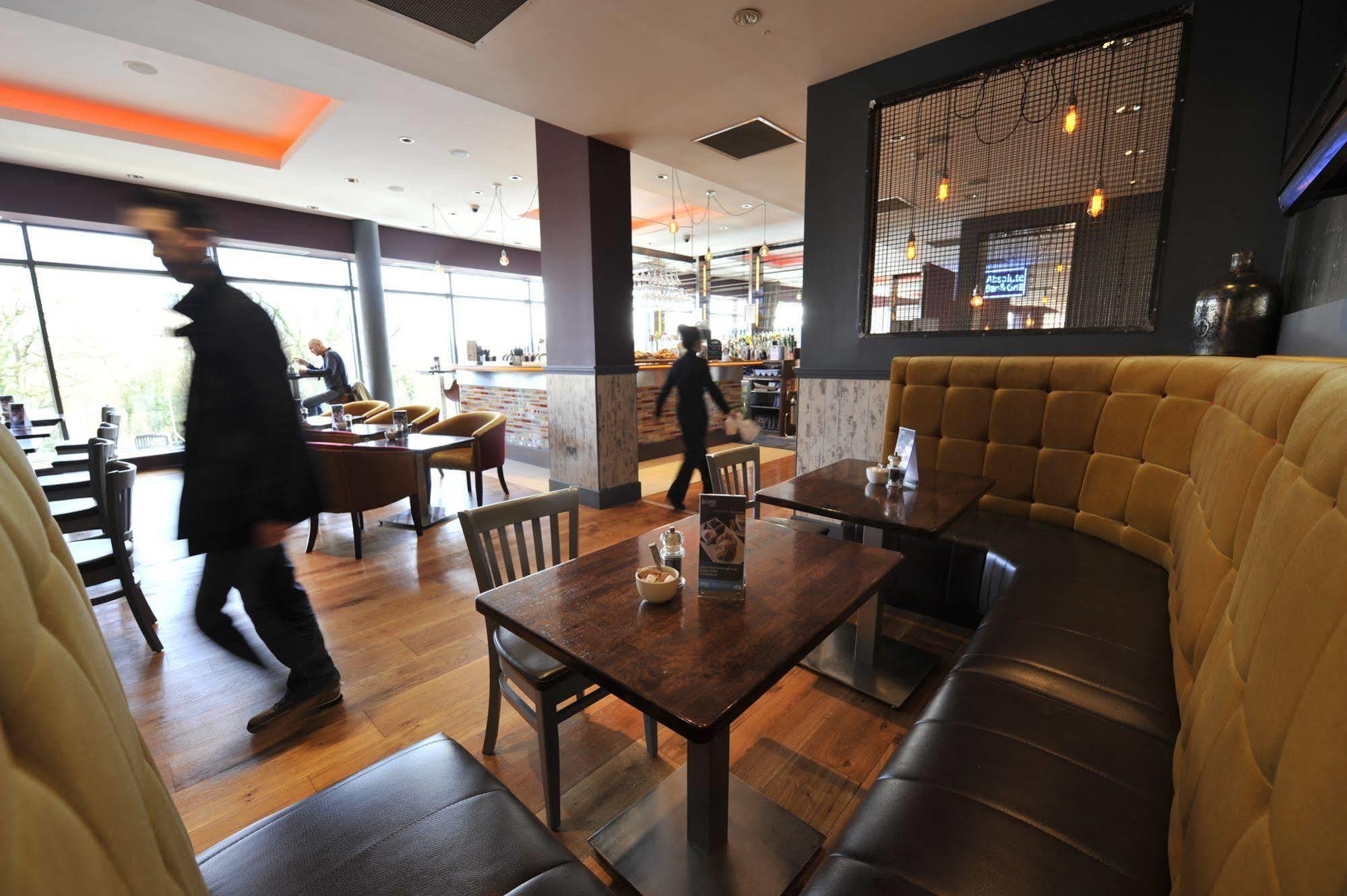 Absolute Hotel Limerick Bagian luar foto